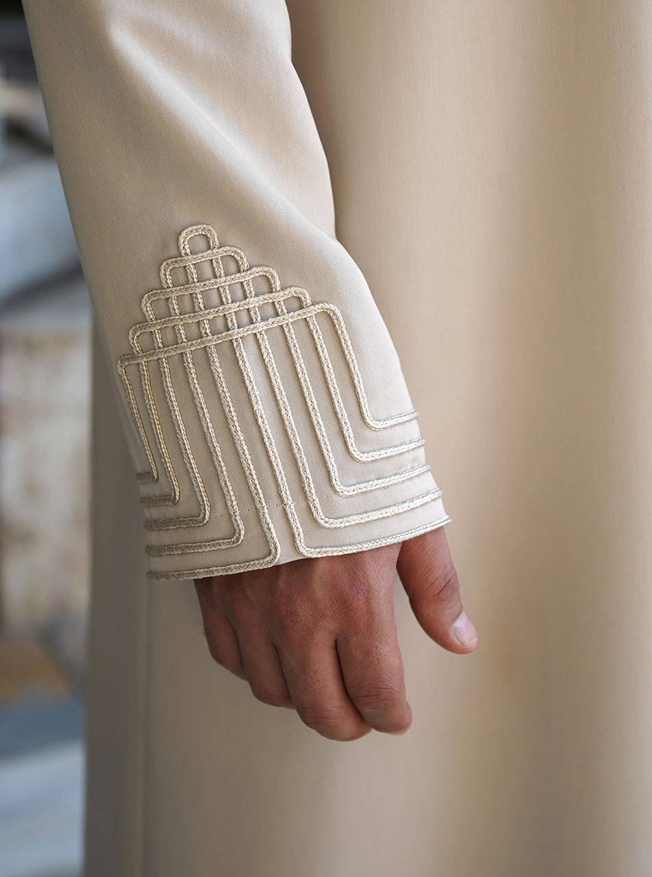 Artistic Embroidered Thobe – Twine Detail Men's Islamic Thobe for