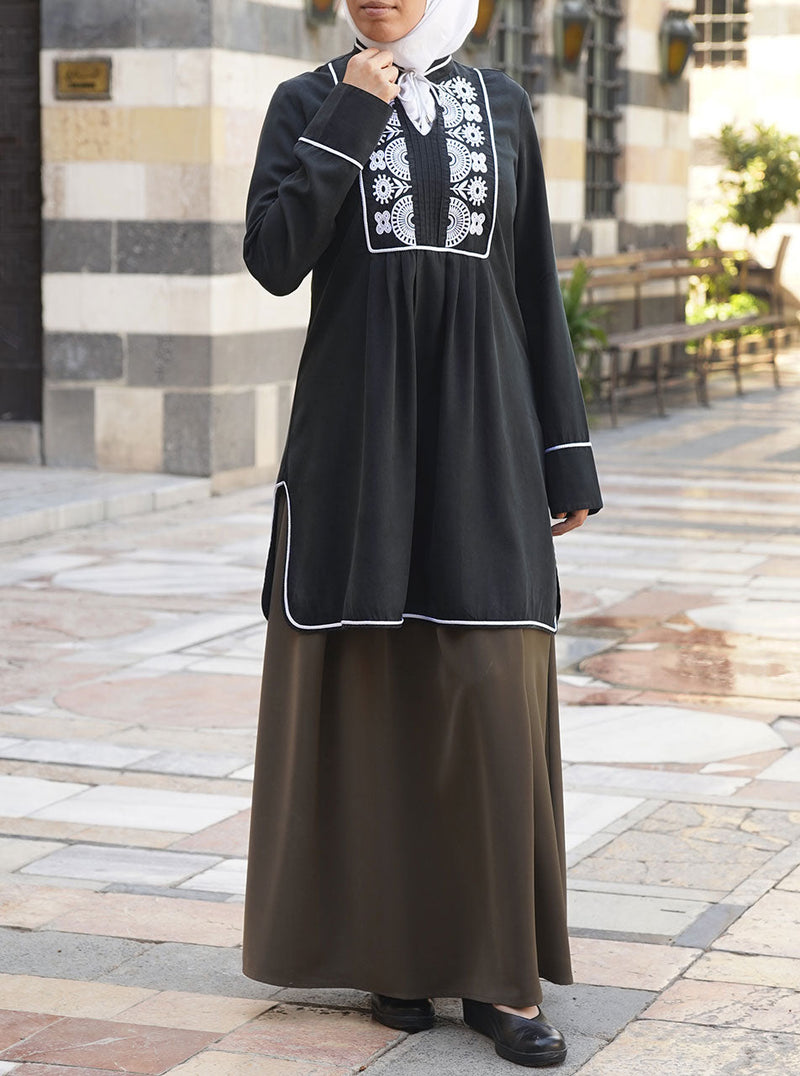 Qudsiyya Embroidered Top