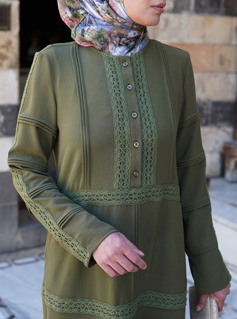 Pleated Abaya with Lace