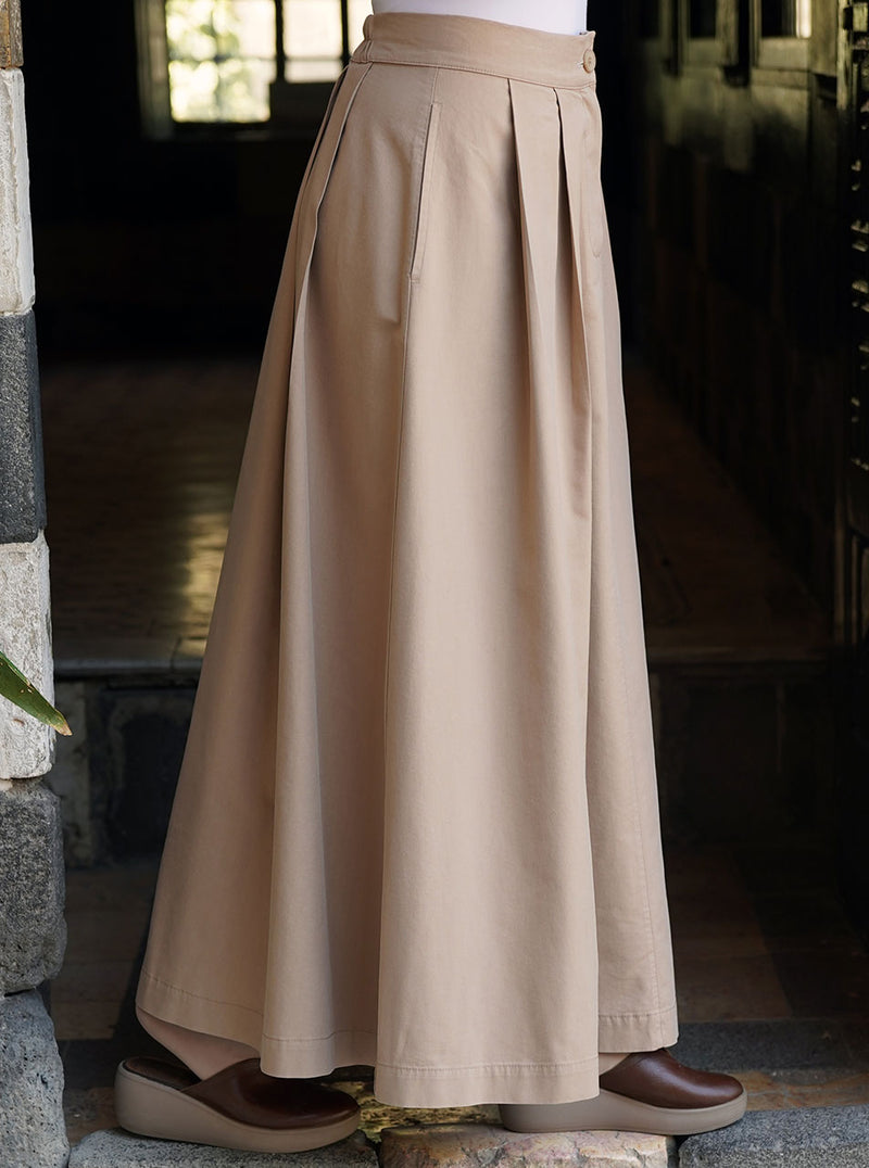 Front and Back Pleated Skirt