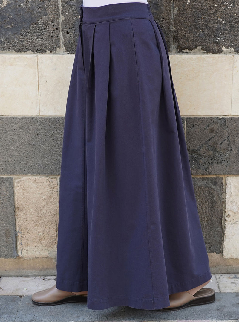 Front and Back Pleated Skirt