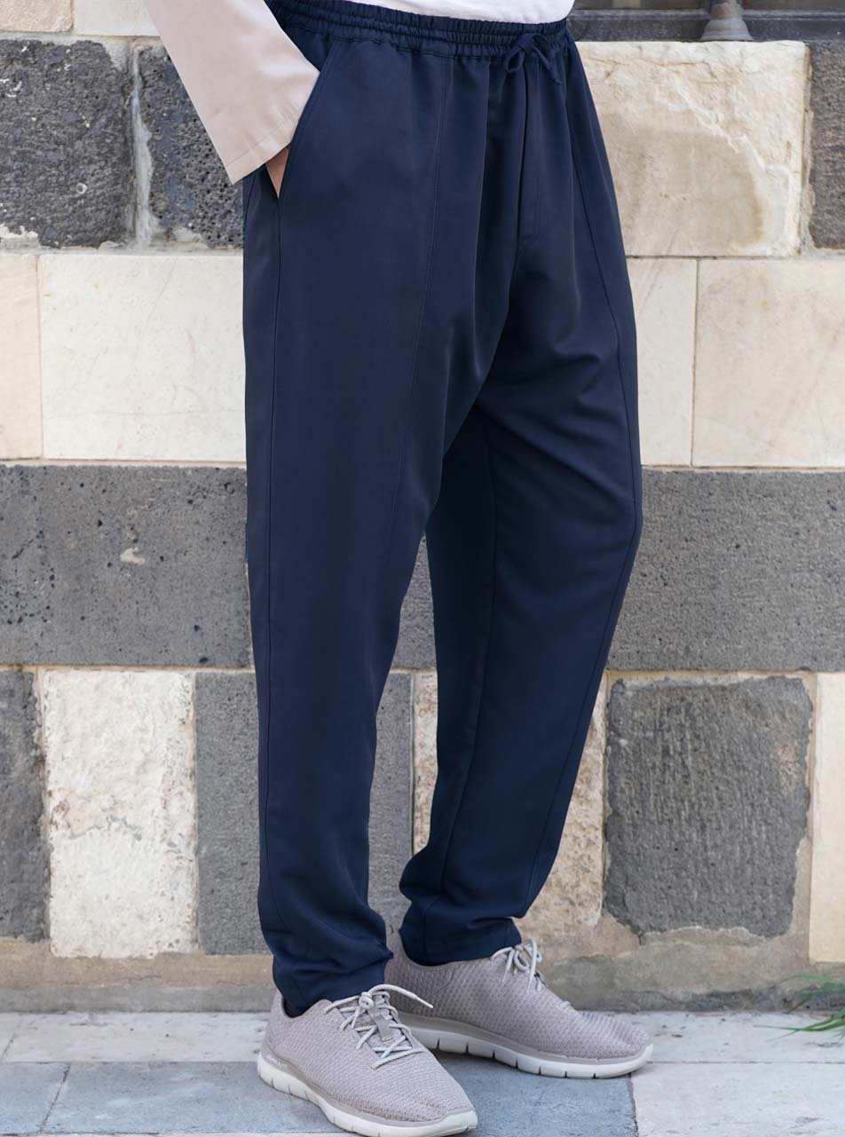 Buy Men's Waffle Knit Black Relaxed Fit Pant Online | SNITCH
