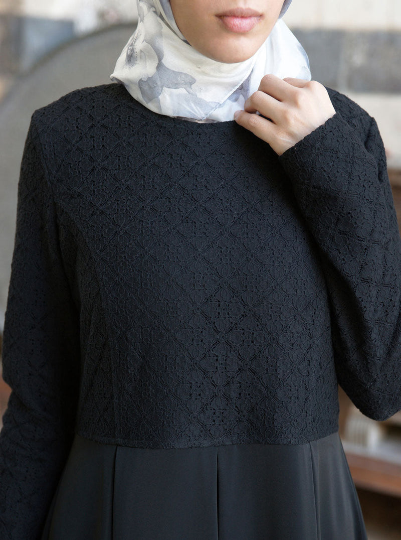 Lace Pleated Abaya Gown