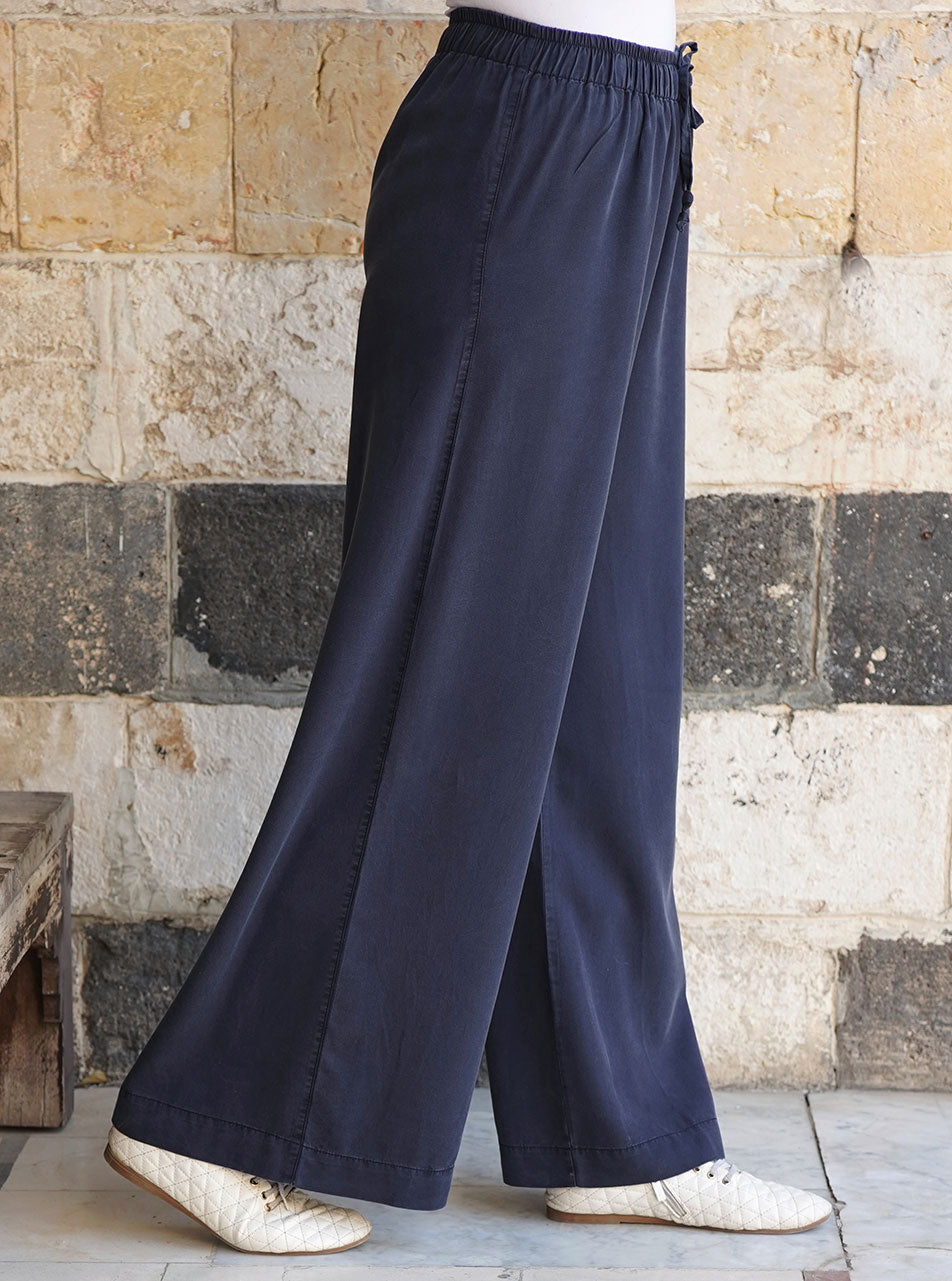 Daily Miracle trousers - Navy 29 length (avail in 32 and 34) – Les & Lou  at Suitably Sporty