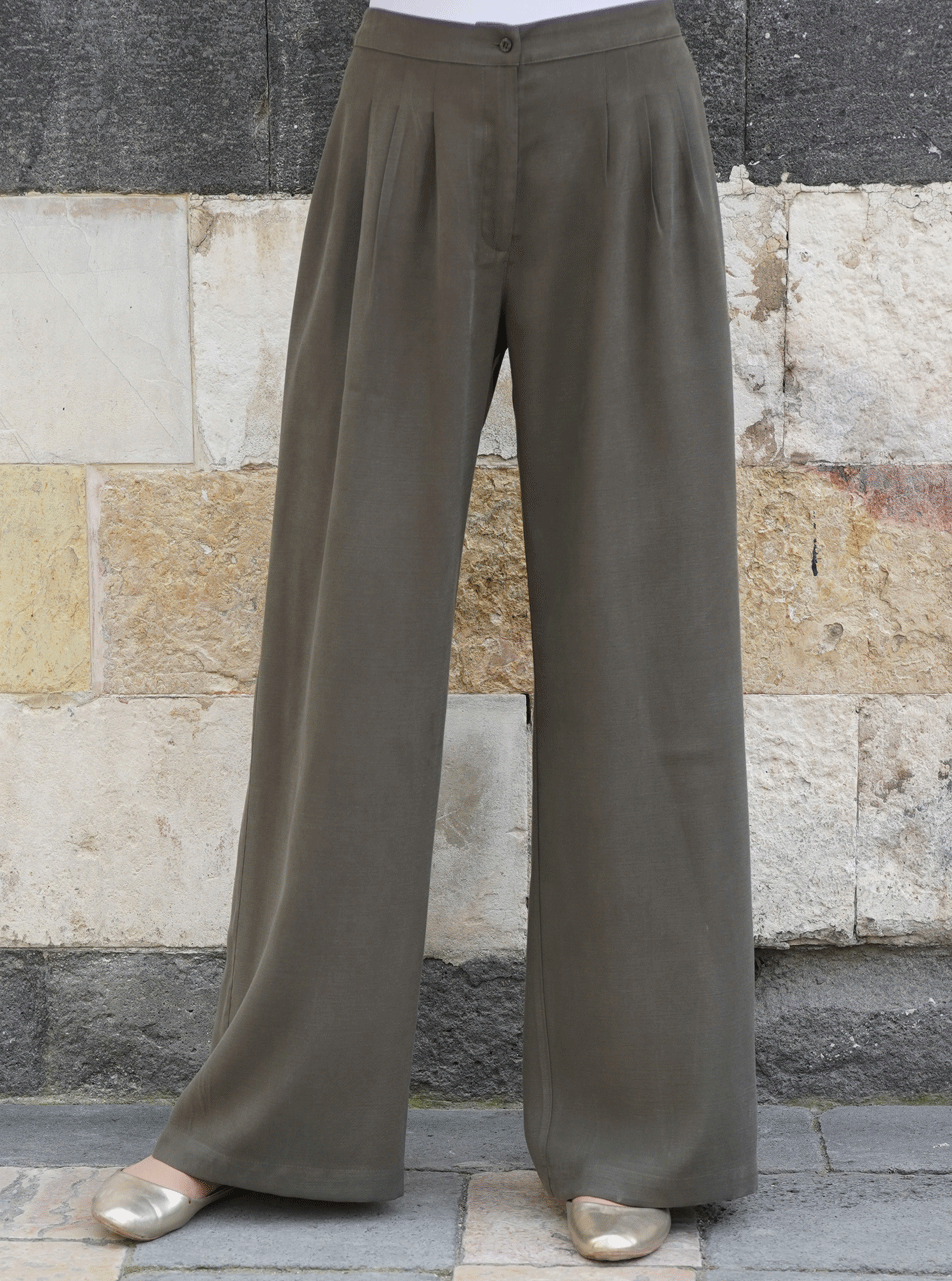 Triple Pleated Trousers - Sale Corner - Women | Shukr Clothing