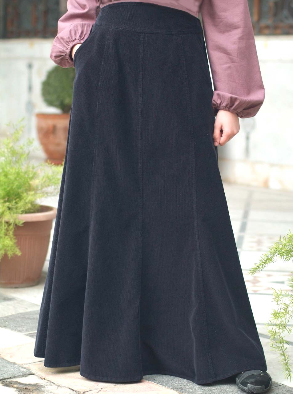 Black corduroy maxi outlet skirt